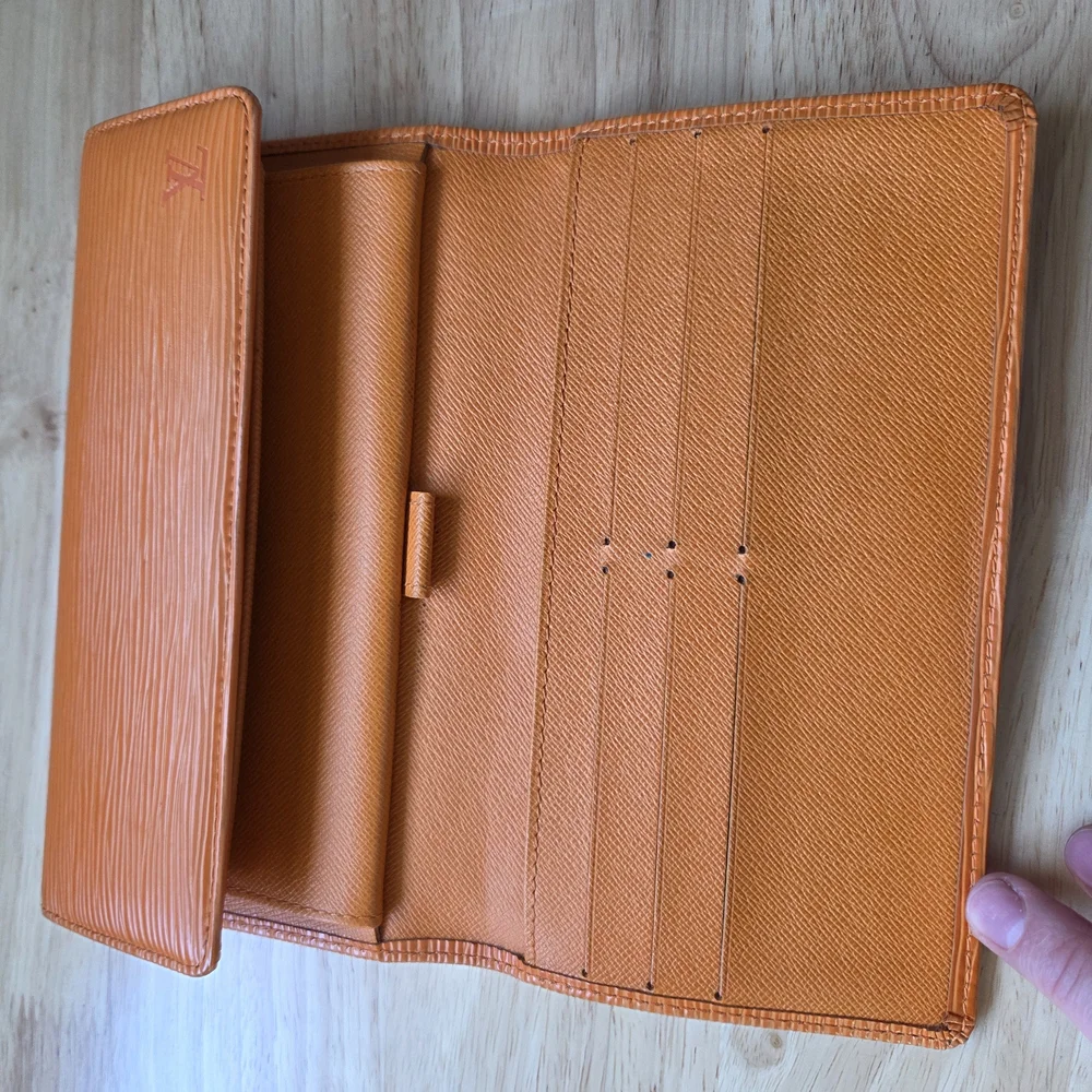 Louis Vuitton Orange Epi Leather Chain Wallet Trifold With Authentication Letter - Picture 13 of 16